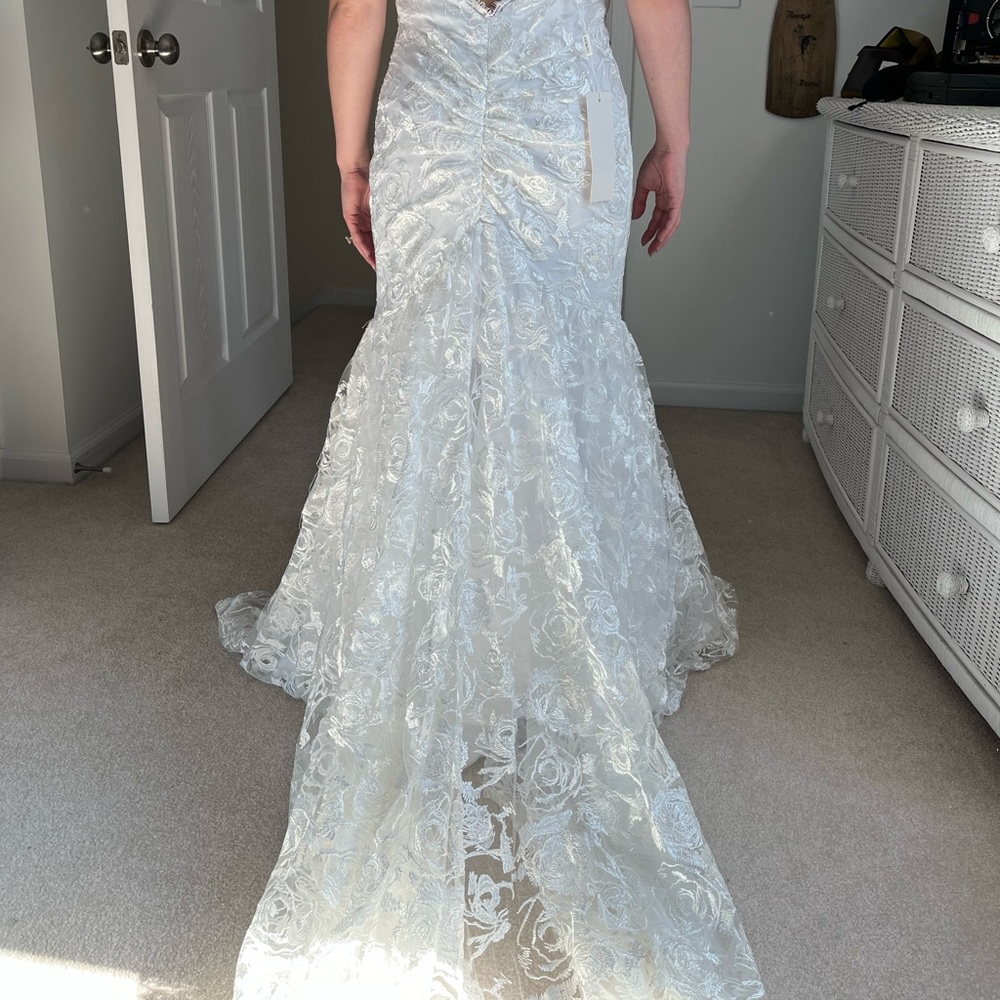 ✨NEVER WORN✨ Mermaid Wedding Dress - Picture 4 of 6
